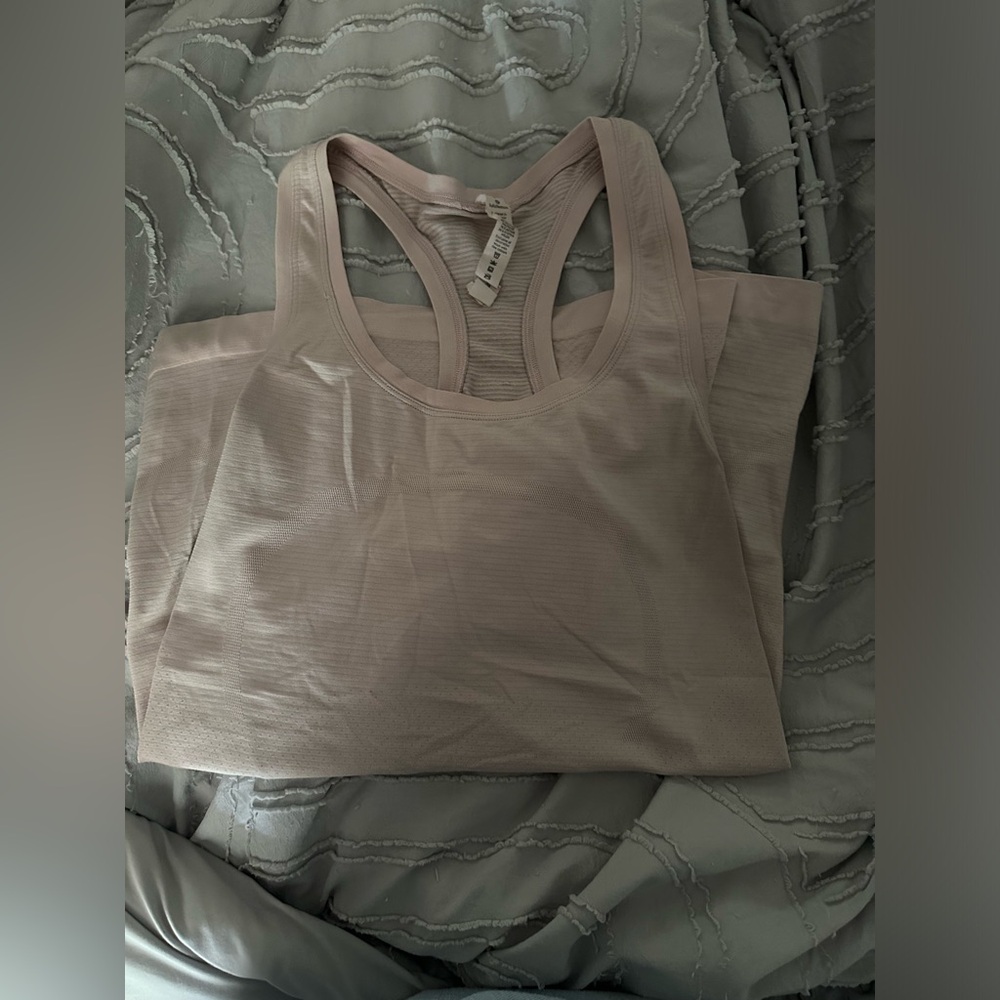 Lululemon Swiftly Tech